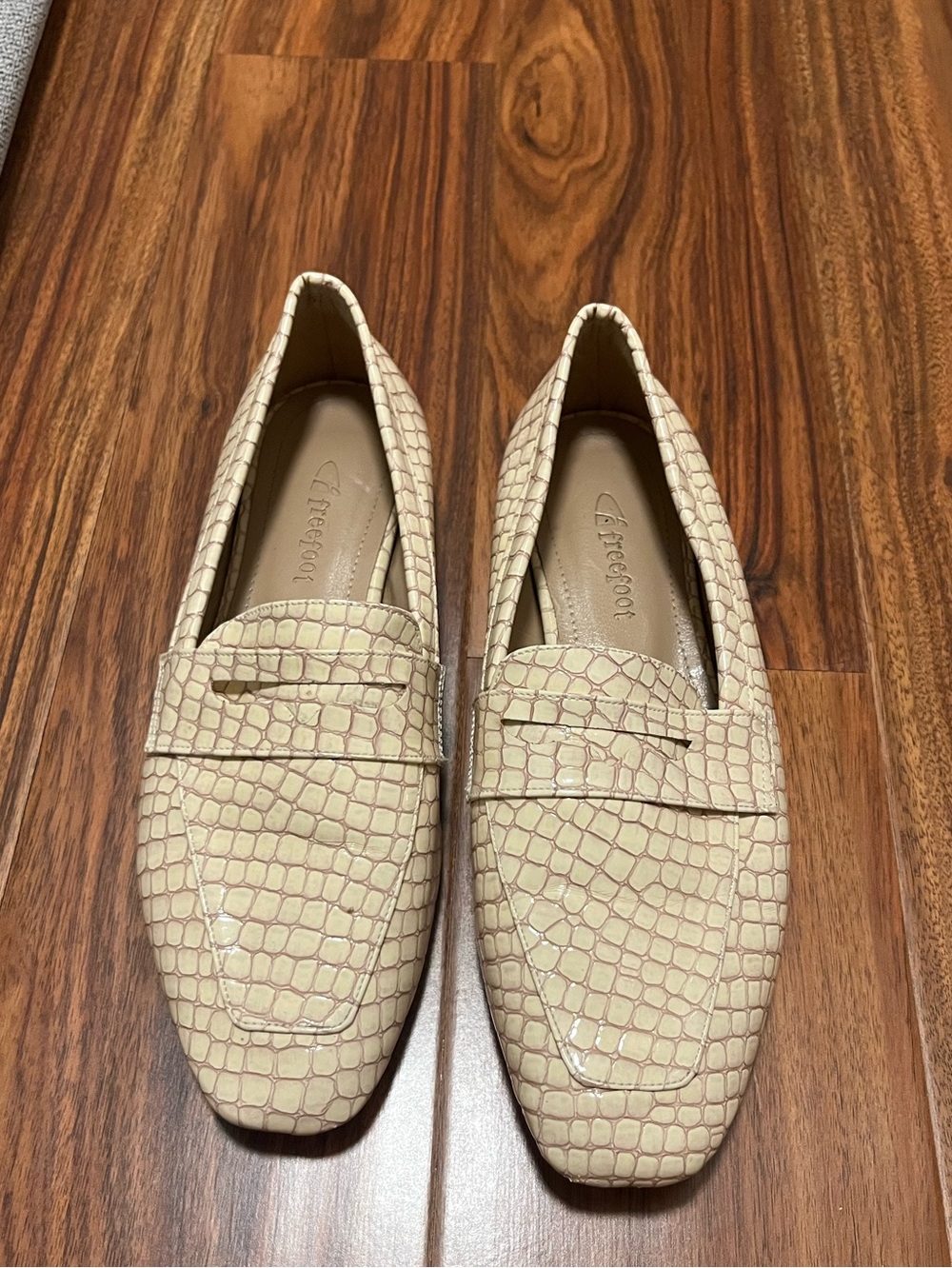 Cream Croc-Embossed Penny Loafers. Fits size 7